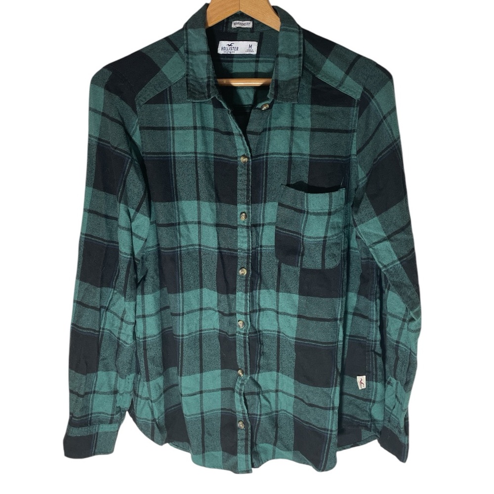C9- Hollister Boyfriend Fit Medium Green and Black Plaid Button-Up Shirt